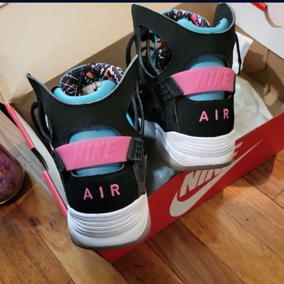 Like New NIKE AIR FLIGHT HUARACHE SOUTH BEACH - Picture 1 of 5